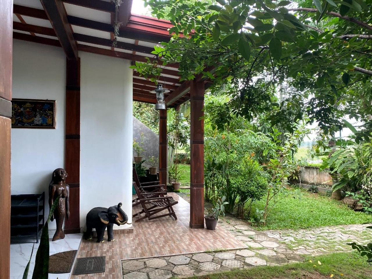 Hotel Tissamaharama Exterior foto