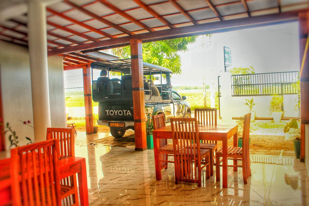 Hotel Tissamaharama Exterior foto